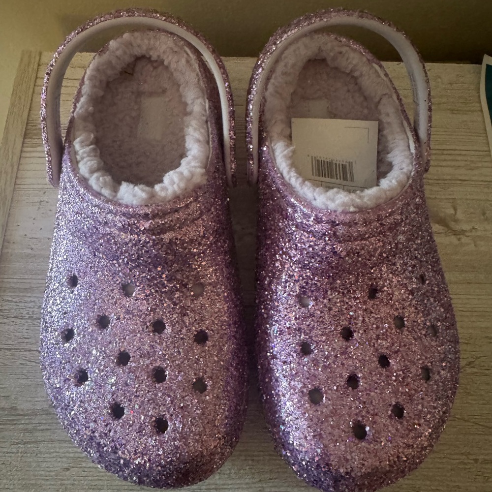 CROCS Glittery Pink Lined Clog!